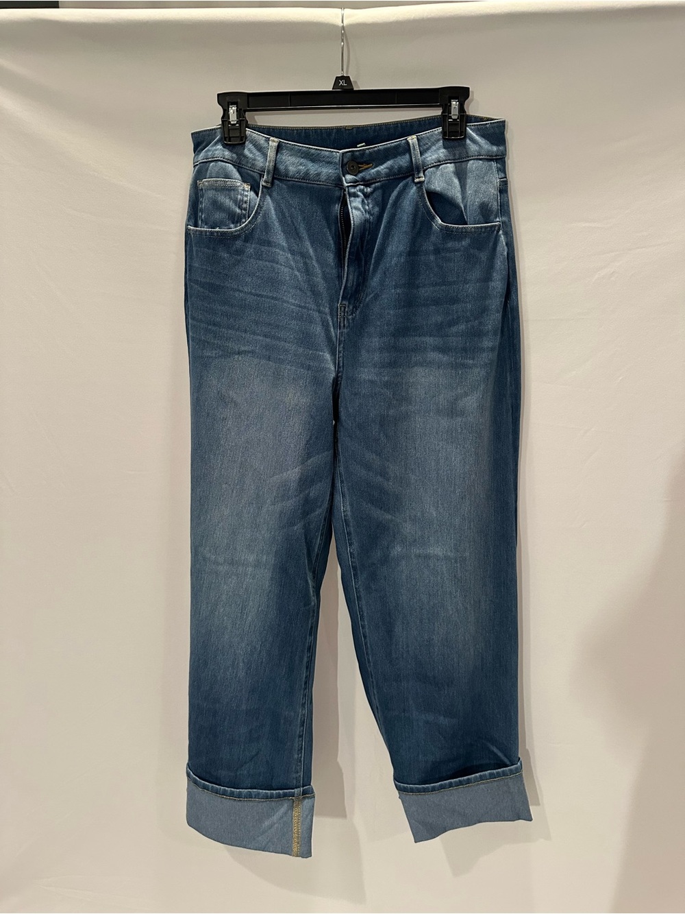 HALARA Relaxed Denim Jeans in Medium Blue